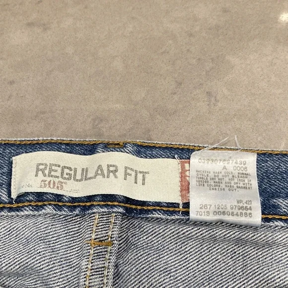 Levi's Classic Straight Blue Jeans frayed hem - Picture 2 of 9